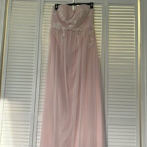 Beautiful Gown. Ballet Pink Size 20. Worn once!